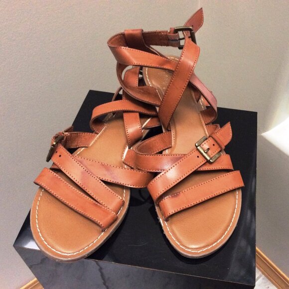 CROWN VINTAGE Tan Brown Strappy Flat Sandals Size 8M - Picture 1 of 4